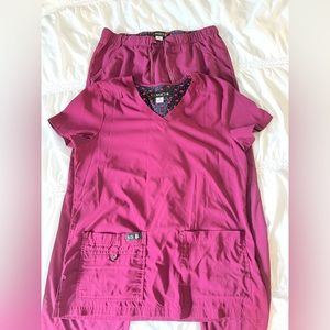 KOI Basics Scrub Set